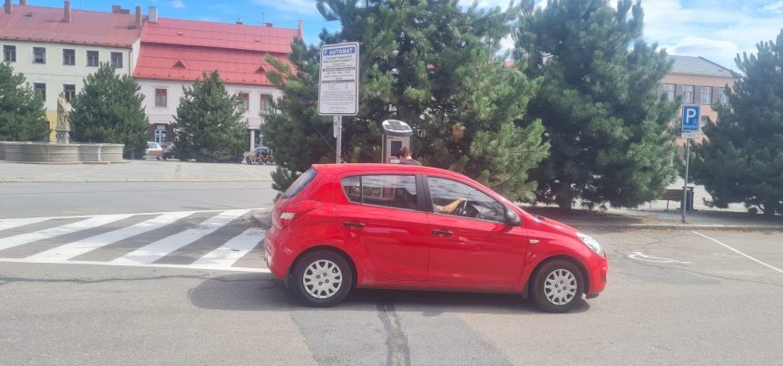 Novinky u placeného parkování: půlhodina zdarma