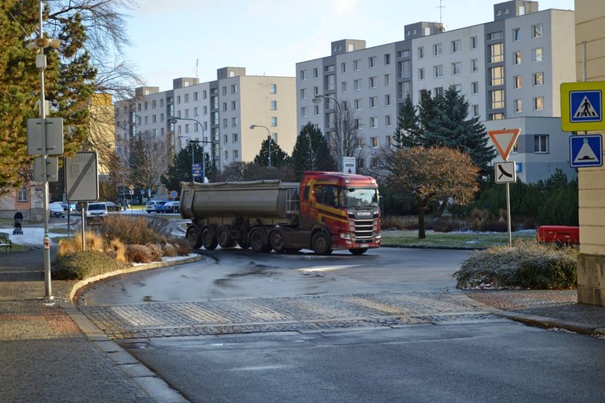 Začne se stavět kruhový objezd na Komenského náměstí