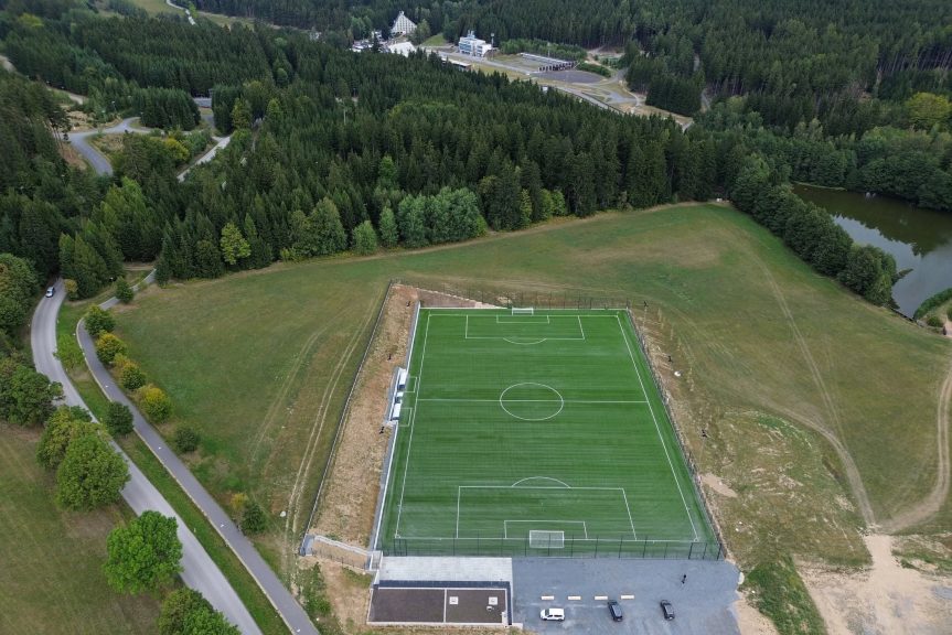 Nové tréninkové hřiště je hotové. Veřejnosti bude představeno ve čtvrtek 1. října